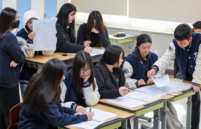 수능 영어 '역대급 불수능'…만점자도 전년 11명→ 5명으로 줄어