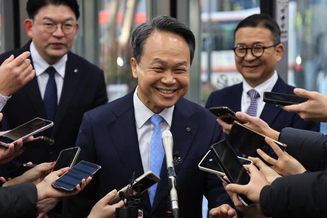 진옥동 신한금융 회장, 3년 연임 사실상 확정… 역대급 실적 인정