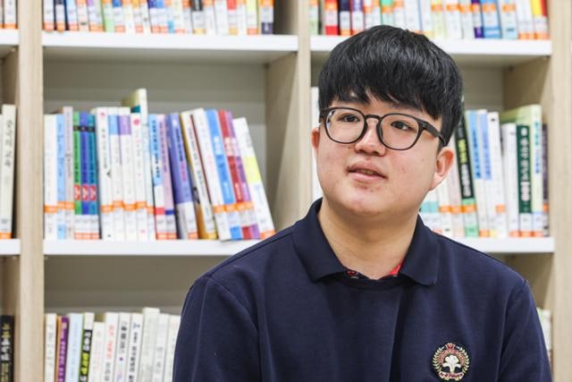 '일반고' <b>수능 만점자 왕정건</b> 군 "중동 분쟁 보며 국제 의사 꿈꿔"