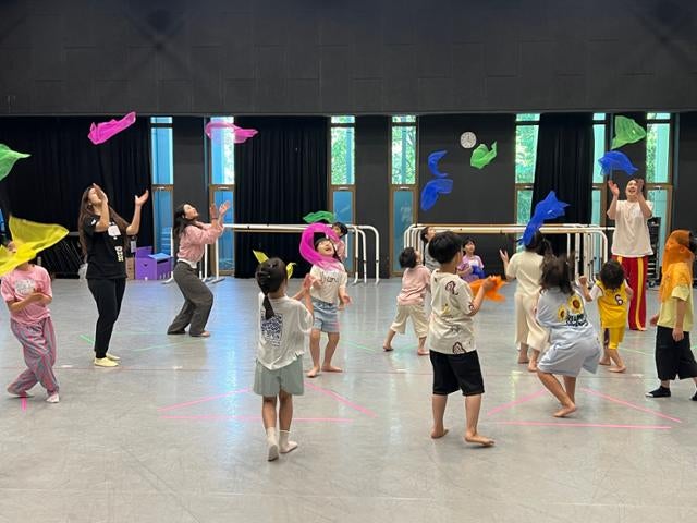 로열 오페라 하우스는 왜 어린이에게 공연장보다 놀이터가 되려 할까