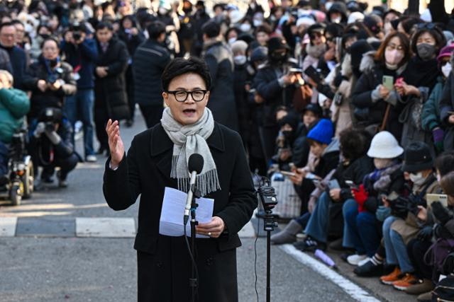 한동훈 "이 대통령 '<b>종교</b> 재단 <b>해산</b>' 발언은 통일교 입틀막 경고"