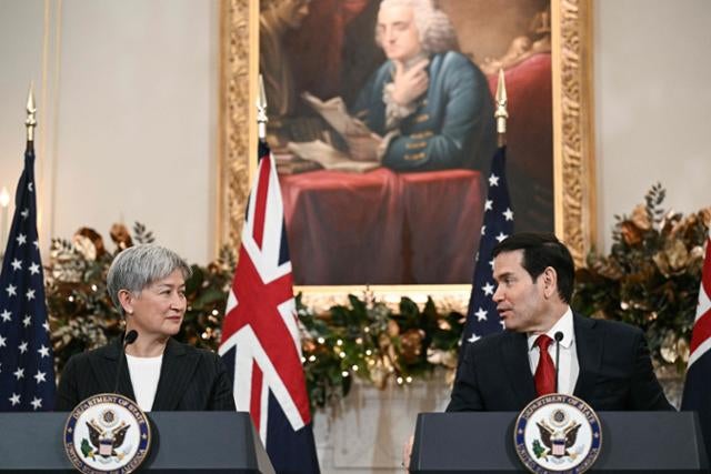 "오커스 전속력으로!" 트럼프, 바이든표 '핵잠 동맹' 구상 안 버렸다