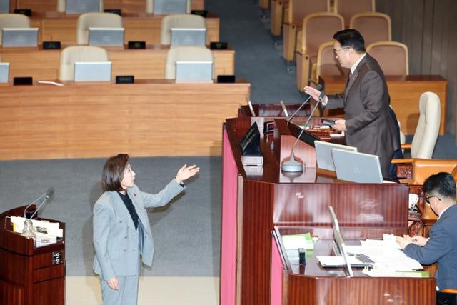 '입법 충돌'로 막 내린 정기국회... 반도체법 등 민생법안은 기약 없이 밀려