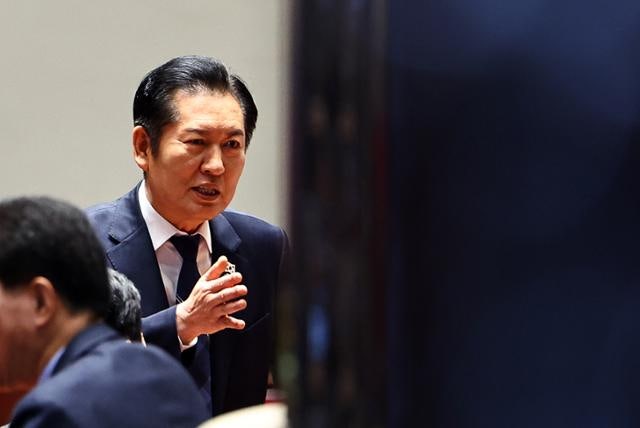 '통일교 금품 수수 의혹'에 뒤숭숭한 여권… 선제적 조치 요구도