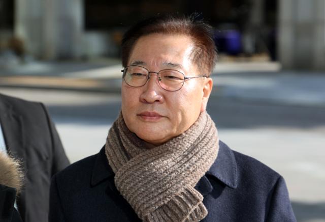 박성재 전 법무부 장관이 4일 서울 서초구 조은석 내란·외환 특별검사팀에 김건희 여사 수사 무마 청탁 의혹 관련 조사를 받기 위해 출석하고 있다.뉴스1