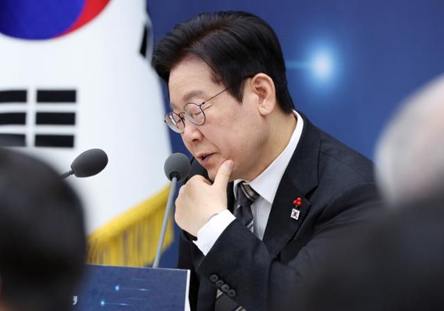 '콩GPT' 농식품부 국장… 이 <b>대통령</b>이 꼽은 <b>업무보고</b> '<b>우수사례</b>'