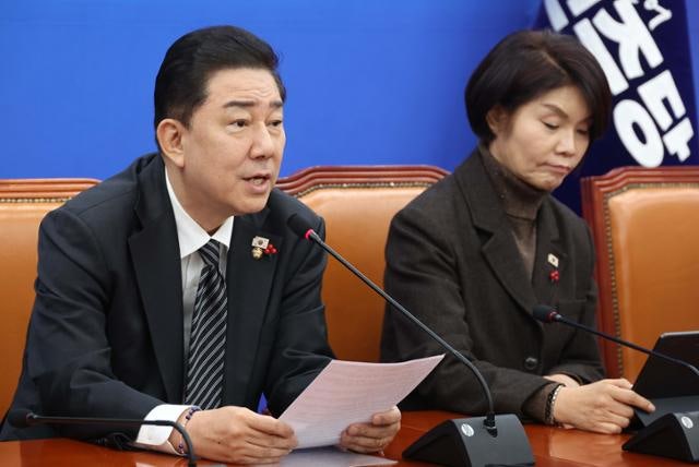 필리버스터 늪에 빠진 <b>간첩법</b>... 김병기 "기술 유출은 안보 침해 하루빨...