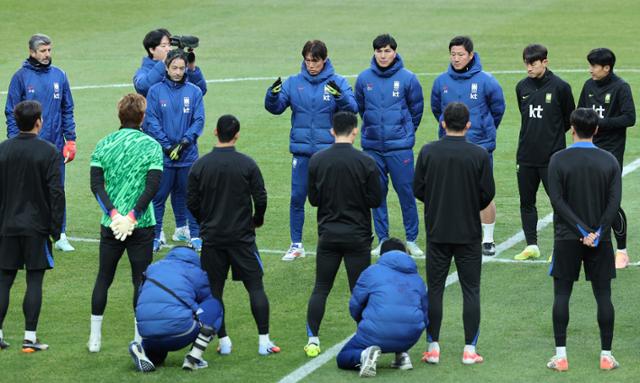 홍명 보호, 멕시코행 서두른다