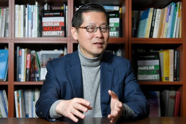 "자주국방에 핵잠은 필수, 원자력 주권 확보 길 터줄 것" [김광수의 참견]