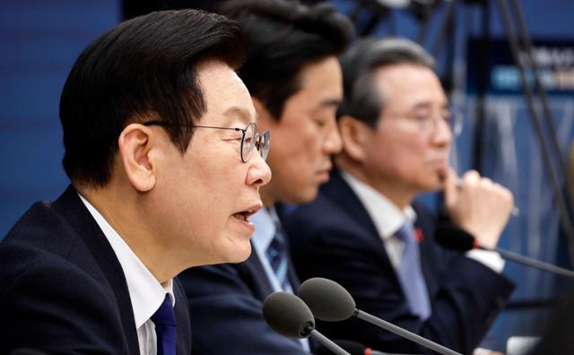 이재명 대통령이 16일 세종시 정부세종컨벤션센터에서 열린 보건복지부 업무보고에서 발언하고 있다.세종=왕태석 선임기자