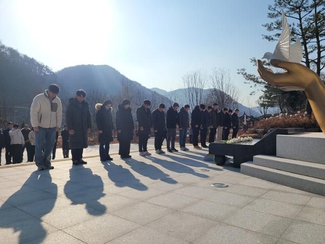 경찰 고위직 교육생 67명, 의령 우 순경 사건 희생자 추모