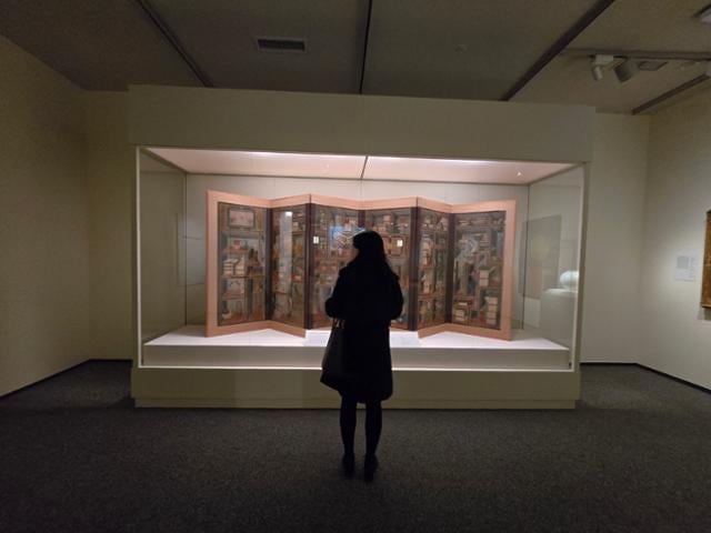 '이건희 컬렉션' 첫 해외전, 한 달 만에 1만5000명 관람… 뮷즈는 완판