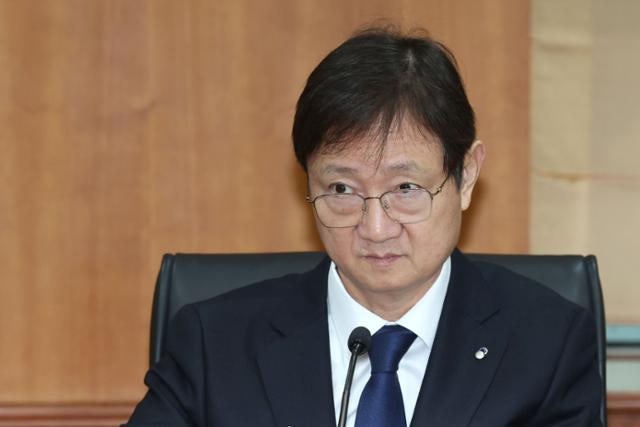 "투자자 보호 뒷전" 이찬진 질타에… 증권사 해외주식 신규 마케팅 중단