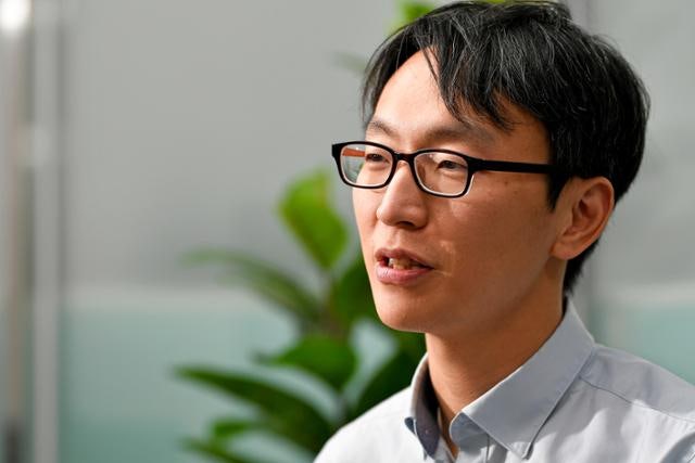 '저속노화' <b>정희원</b>과 전 연구원, "<b>스토킹</b> 당했다" vs "사용자 지위 이용...