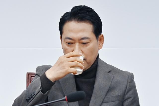 '장동혁·한동훈 갈등'에 힘 못 받는 대여 공세… "지금 이럴 땐가" 커지는 당내 불신