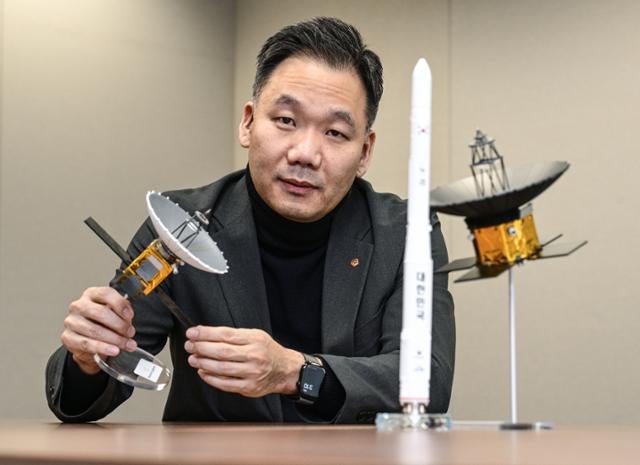 한화 우주총괄 부사장 "스페이스X와 어깨 나란히 하겠다... 위성에 승부"