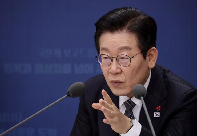 이재명 대통령이 19일 정부서울청사 별관에서 열린 정부부처 업무보고에서 발언하고 있다.왕태석 선임기자