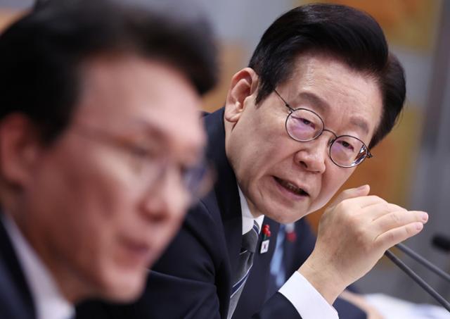 이재명 대통령이 19일 서울 종로구 정부서울청사 별관에서 열린 금융위원회·공정거래위원회 업무보고에서 발언하고 있다.뉴시스