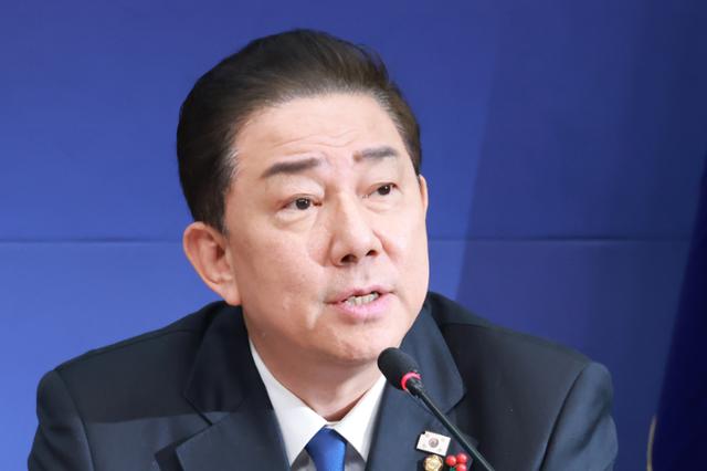 김병기 더불어민주당 원내대표가 24일 국회에서 열린 최고위원회의에 참석해 발언하고 있다.연합뉴스