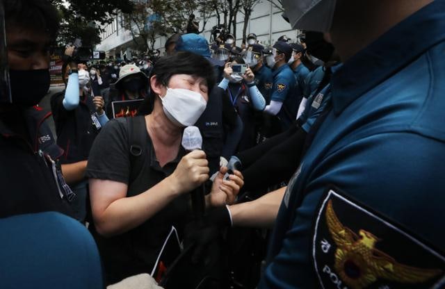 [단독] 죽은 아들이 근로계약서를 다시 썼다?…쿠팡, 산재 사망자 서류 조작 의혹