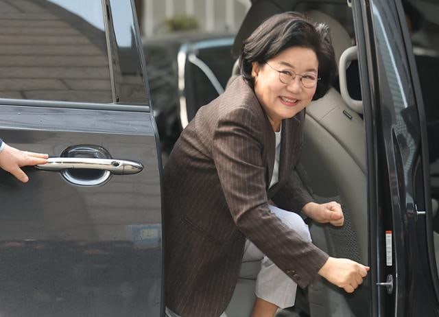 '계엄 옹호' 이혜훈에 여권도 설왕설래… 신중론 속 "납득할 만한 소명을"