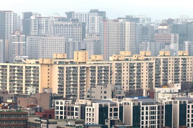 집값 잡는다더니, 서민만 잡는 대책 [아침을 열며]