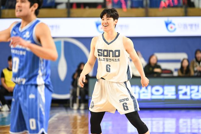 '탈꼴찌 경쟁' 변수 된 부상 이슈... 소노와 삼성의 엇갈린 희비