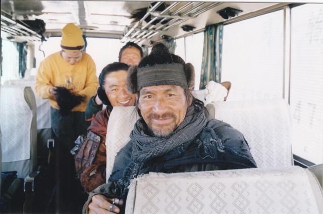 "추운 겨울 스태프에 장갑 벗어주시던 분"… 김성수 감독이 추억하는 안성기