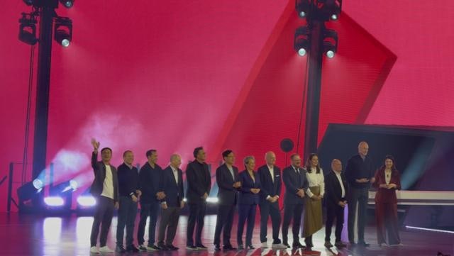 미국에 '테크 어벤저스' 모은 중국 회장님… "하이브리드 AI 시대 이끌 것"