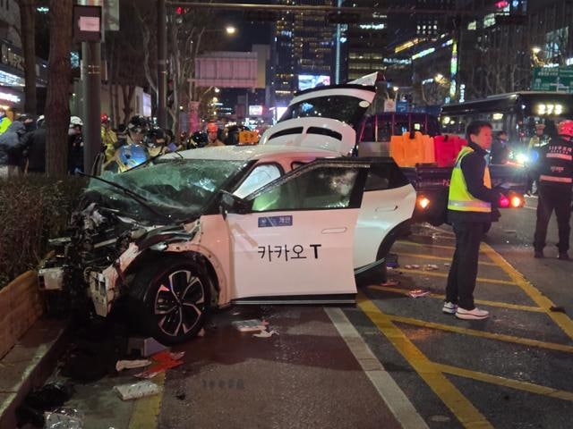 65세 이상 운전면허 반납… 안전 우선인가, 이동권 침해인가 [어떻게 생각하십니까]