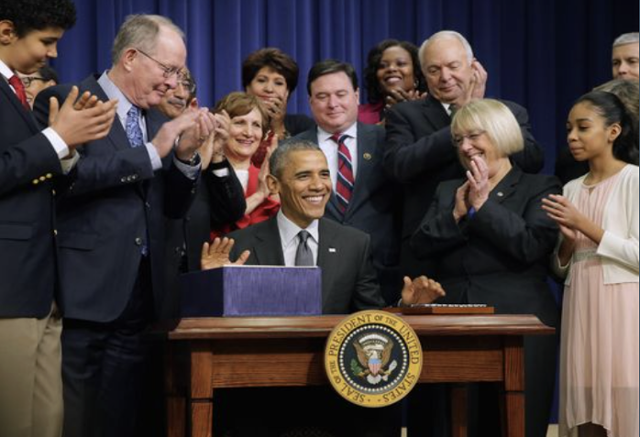 [기억할 오늘] 현행 미국 공교육의 근간이 된 '모든학생성공법'