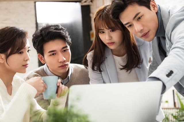 믿기지 않겠지만 '우리는 도대체 뭘 하고 있는 걸까'는 우리 출판사 이름이다[활자예찬]