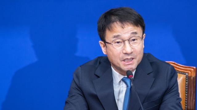 "검찰 개혁 좌초시킬 함정"… 중수청 설치 정부안에 들끓는 여권