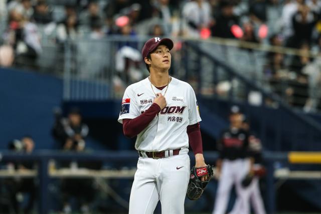 ‘완전한 복귀’ 꿈꾸는 안우진 “예전 구위 되찾은 뒤 마운드 돌아갈 것”