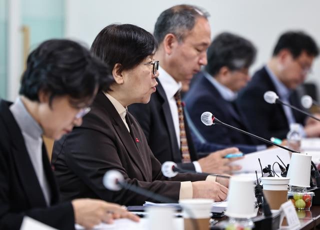 해남에 의사 없어 뽑았는데 광주 몰리면?…지역의사제, 디테일에 달렸다