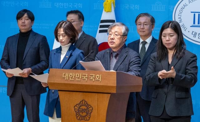 자문위 강경파 장외 여론전 이유...졸속 '검찰청 폐지'가 혼란을 키웠다