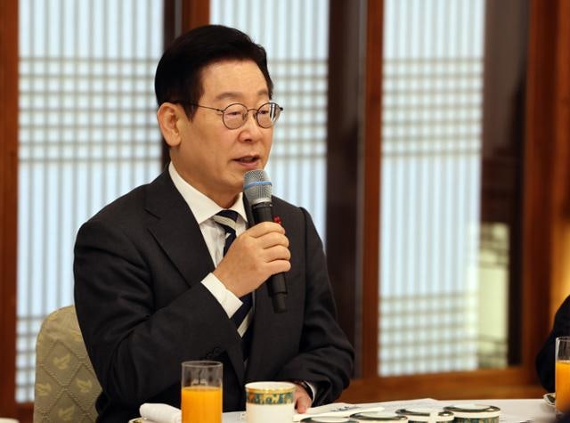 [사설] 반쪽 소통 그친 대통령, 영수회담만 외치는 국민의힘