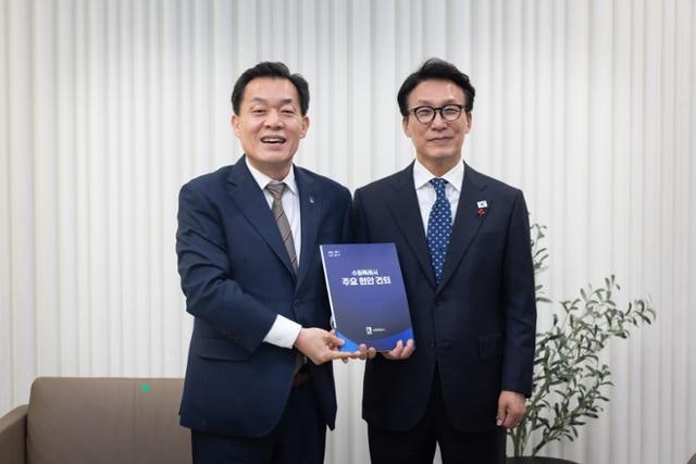 이재준 수원시장, 국무총리에게 수원 군 공항 이전 등 건의