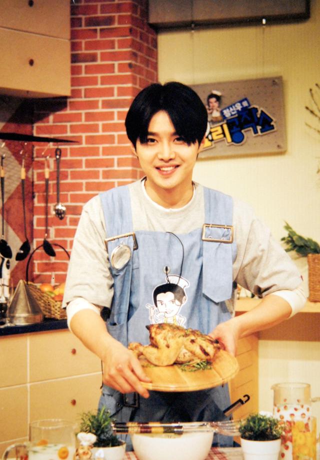 2003년 방송된 푸드채널의 '정신우의 요리공작소'.한국일보 자료사진