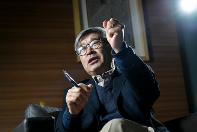 김동석 미주한인유권자연대(KAGC) 대표가 8일 서울 중구 한국일보 본사 접견실에서 본보와 인터뷰를 하고 있다. 임지훈 인턴기자