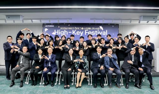 현정은, 신입 직원들에게 "AI 시대에도 판단은 사람 몫"