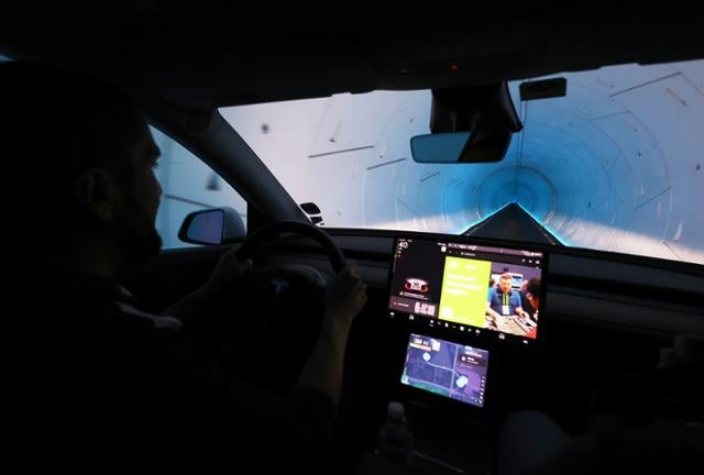 미국에선 테슬라 FSD 반값 보험도 나왔는데...국내는 '아직 멀었다'