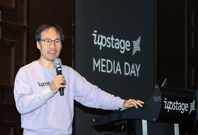 AI 스타트업 업스테이지, 31년 포털 데이터 얻는다... '다음' 인수 추진