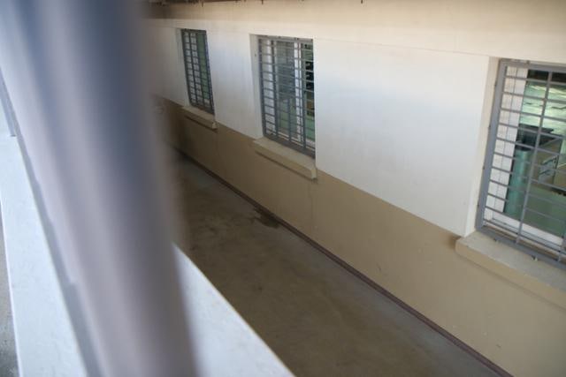 손가락 잘라도, 장기 보여도...'어둠 속 파수꾼' 교도관은 "사명감"을 말했다