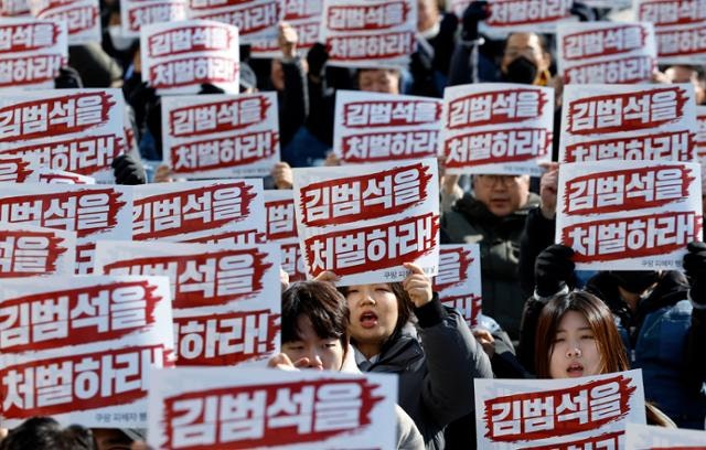 통상 갈등 우려·노조 반발에…'쿠팡 전방위 조사' 정부 부담 '쑥'