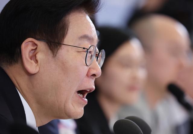 이 대통령 "표 계산 없이 국민 믿고 비난 감수할 것"... 부동산 겨냥 '센 발언', 왜?