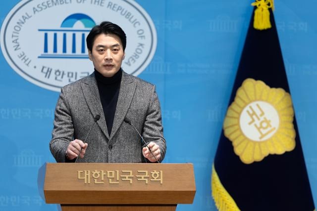 민주, 추모 정국 끝나자 "합당 반대" 분출... '정청래 리더십' 시험대