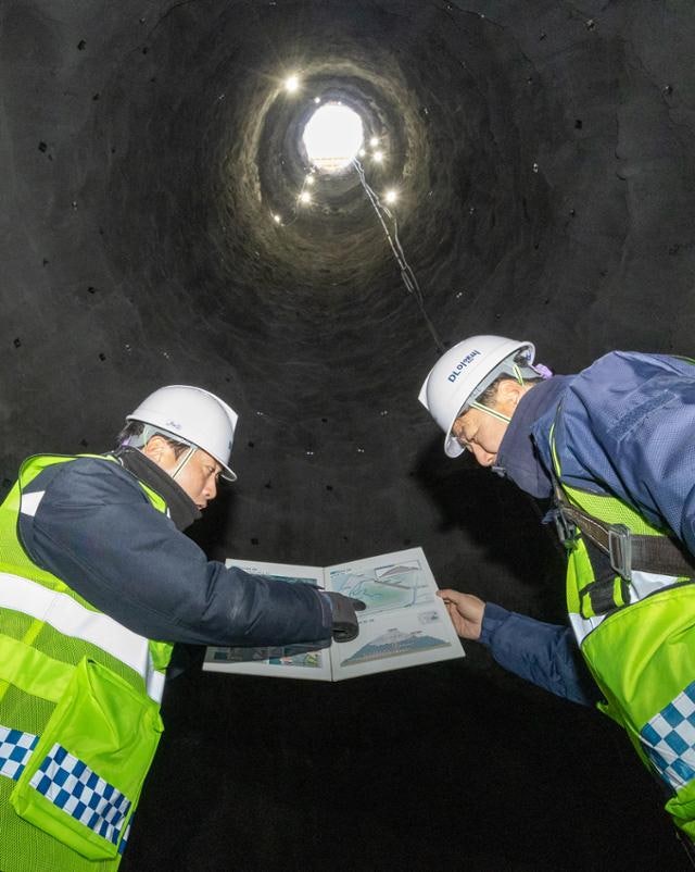 DL이앤씨, 부산에 43층 '수직 터널' 뚫어…국내 첫 RBM 공법 실적