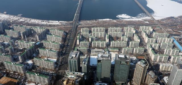 5년 만에 서울 아파트 공급 최대치... "집값 잡으려면 10만 호 돼야"