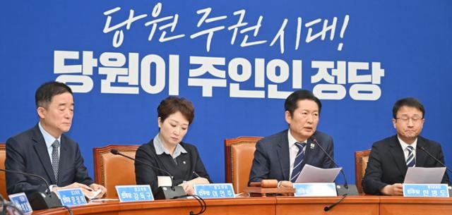 1인 1표 관철에도 여전한 '반정청래 기류'... 더 거칠어진 합당 기싸움